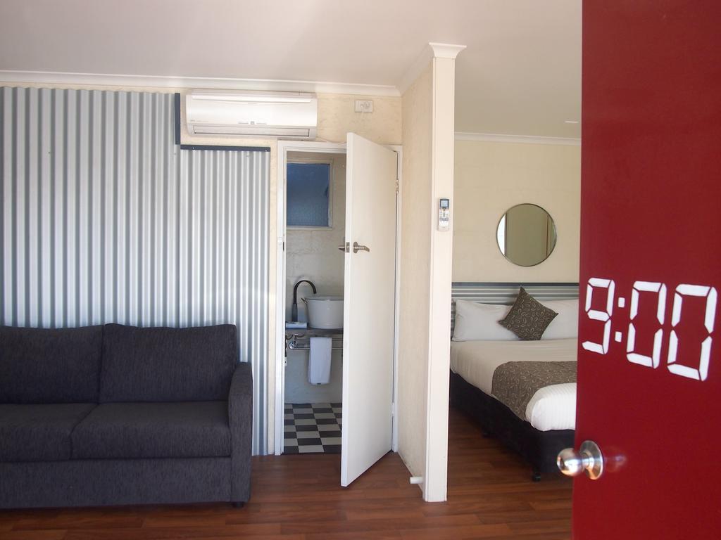 Siesta Central Apartments Sale Room photo